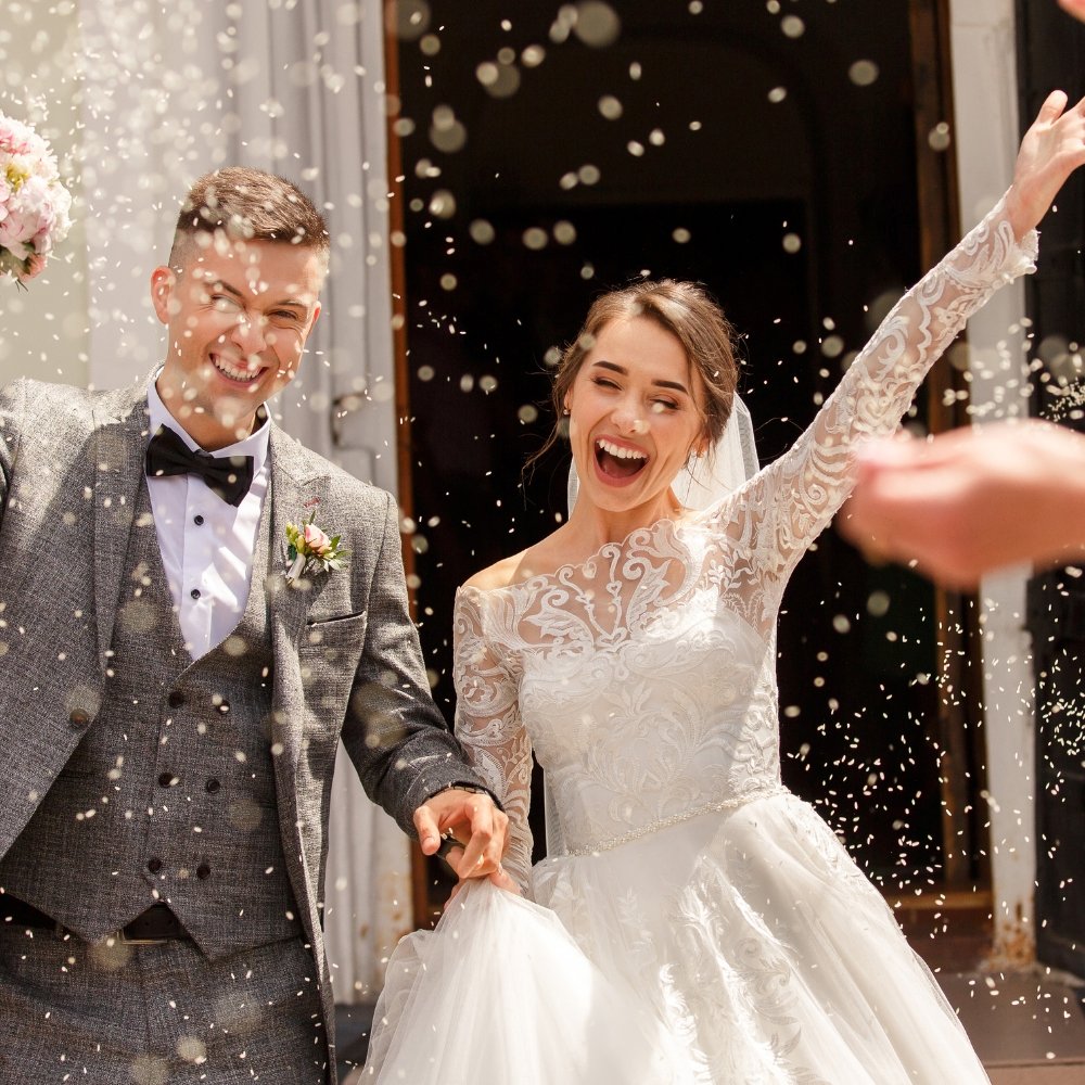 Gift Ideas For Wedding Guests - Etchoo